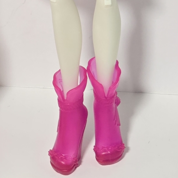 Monster High DPL86 2015 First Day of School Ari Huntington Doll & Accessories - Picture 8 of 9